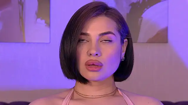 AdrianaToress Chat XXX in diretta