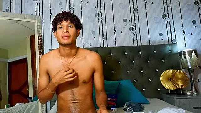 Alex_Bloom élő XXX-chatje