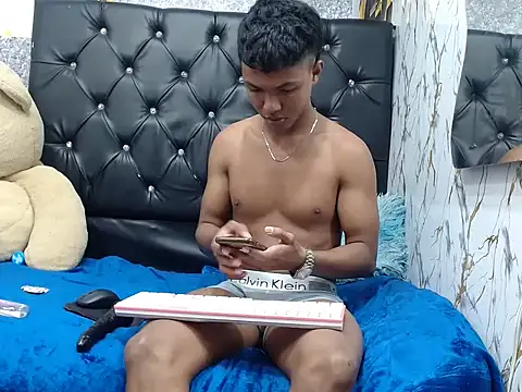 lonjitas_twink_hot webkamerás műsora