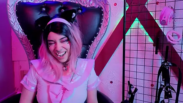Kira-Yuzu's Live XXX Chat