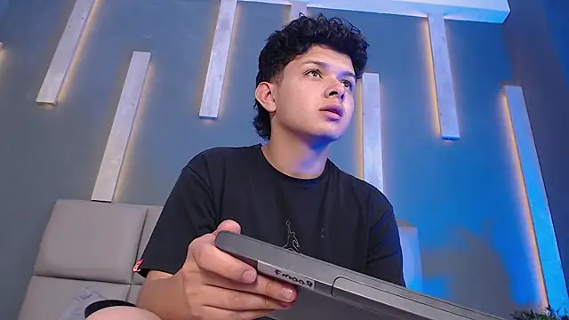 TiagoRussh Webcam Show