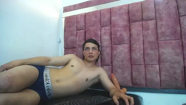 MaxxLouis' Webcam Show