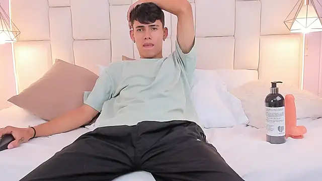 JacobFerrer live XXX chat