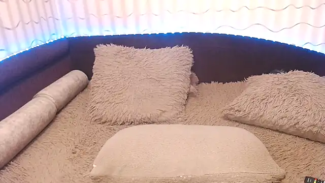 Chat +18 de BustyKatty ao vivo