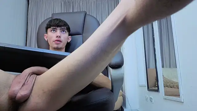 Živý XXX chat Caled_Saenz