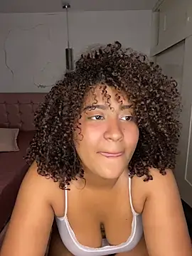 _CURLY_DOLL_ Adlı Modelin Canlı Sohbet Odası