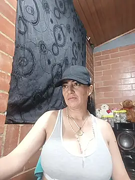 Alexandrina Adlı Modelin Canlı XXX Sohbeti