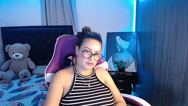 esmeraldaa230 Chat XXX live