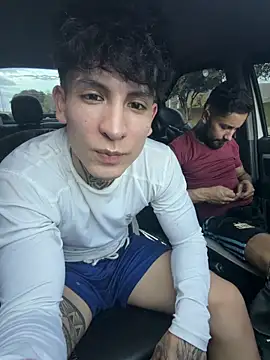 XXX chat uživo modela _Tomy08calderon