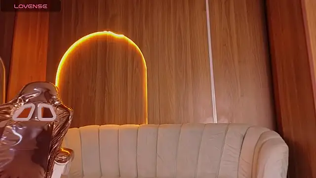 Alina_b_ élő XXX-chatje