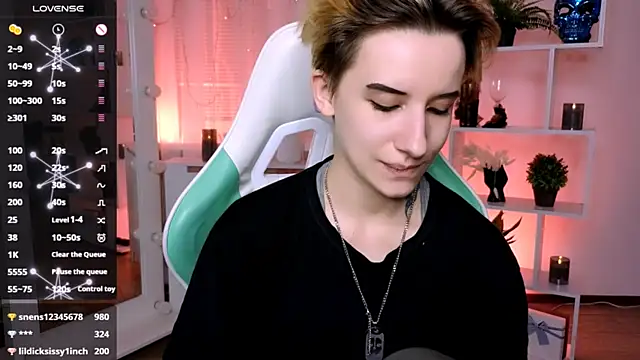 XXX chat uživo modela _Rein_ramm