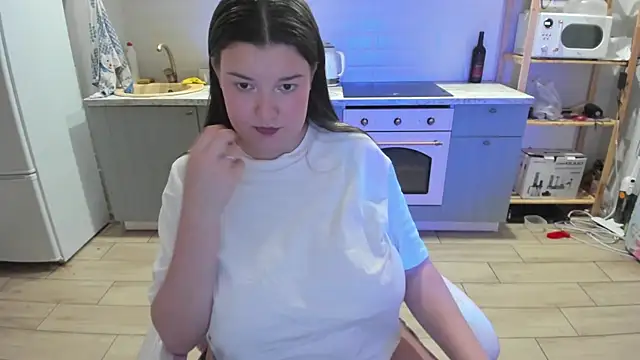 Онлайн чат XXX LinaElasm