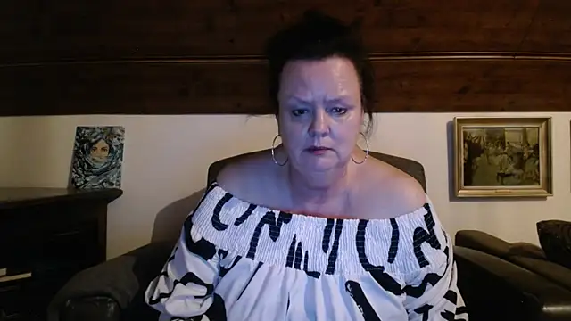 TiffanyMature's Live XXX Chat