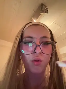 Lina-420 – live chatrum