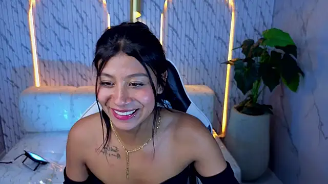 Canela_savage_tx élő XXX-chatje