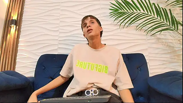 Show modela Pavo_tv na web-kameri