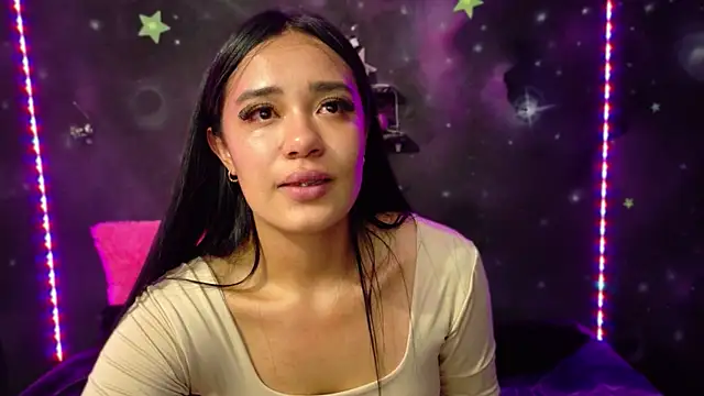 Sala de chat en directo de ValentinaRojass_