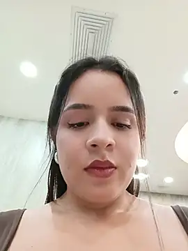 Julieth_hot-69's Live XXX Chat