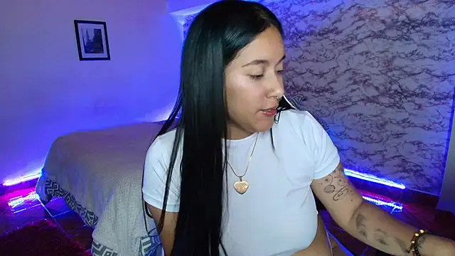 Camila_IRoose's Live XXX Chat