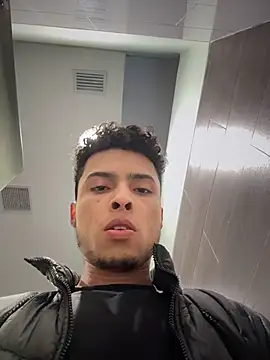 Eros_lee's Webcam Show