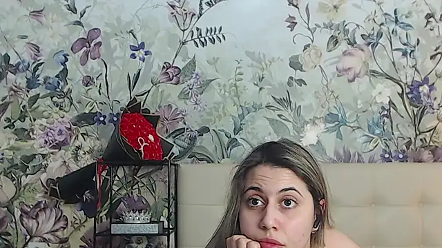 RoseDiamond06's Live XXX Chat