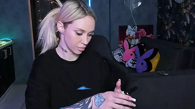 Blckmirrorr's Live XXX Chat