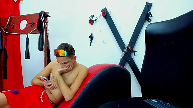 Show Webcam de friends_lust_latin
