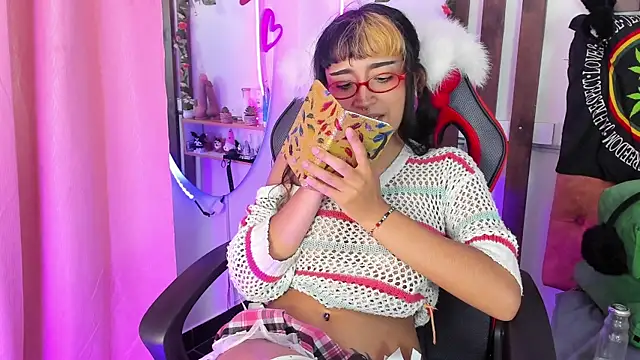 Chat +18 de MeowMota_ ao vivo