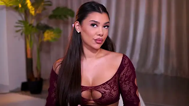 NatyDesiree Adlı Modelin Canlı XXX Sohbeti