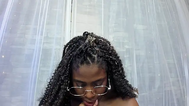 Chat +18 de KatieGomez ao vivo
