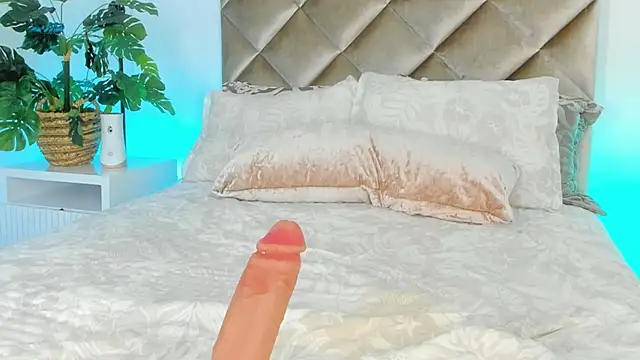 malaia_hills Chat XXX live