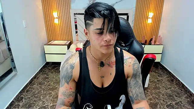 KAROLLJONES1 Adlı Modelin Canlı XXX Sohbeti