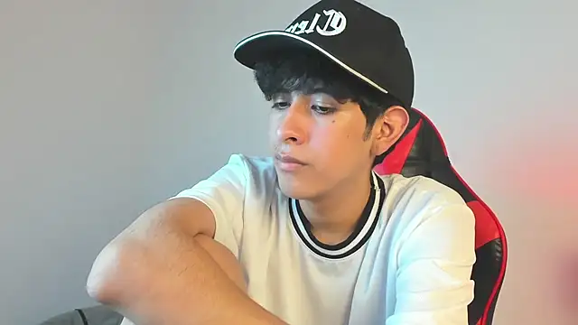 عرض كام julian_xx