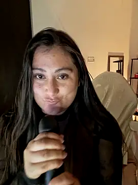 Chat +18 de EmaTramel1 ao vivo