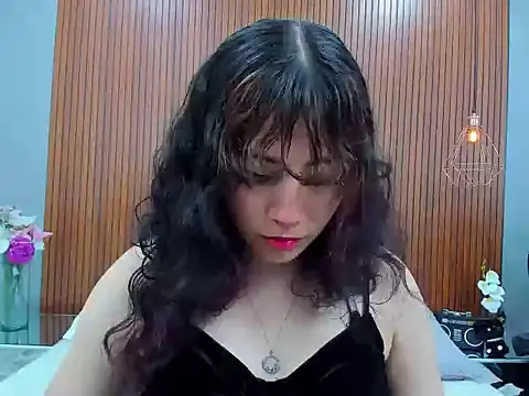 Cybercore_Shy Show in webcam