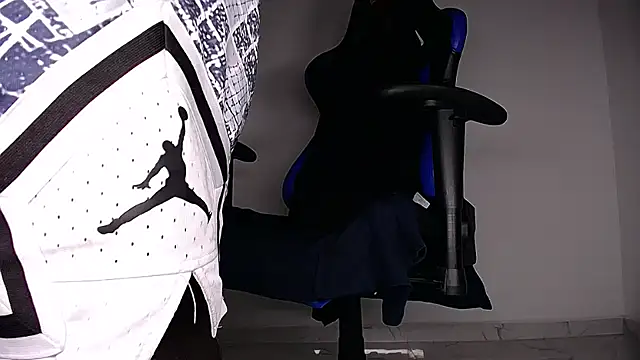 MAXJONES_2 即時 XXX 聊天