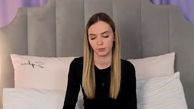 NikkiRyx Chat XXX live