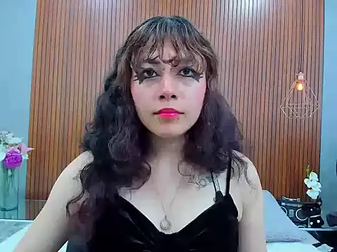 Cybercore_Shy Show in webcam