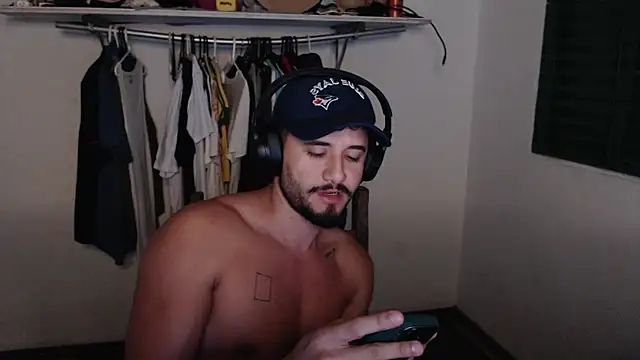Chat XXX en directo de guzzfit