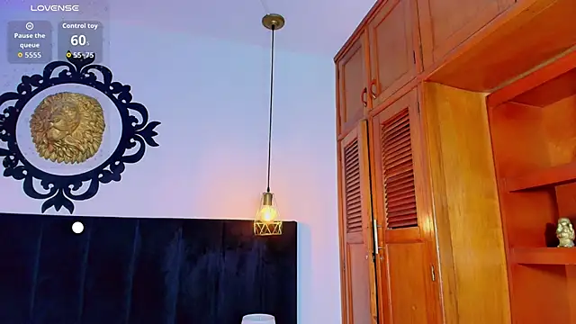 Skyee_angel Show in webcam