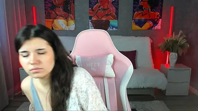 AnoraDark Show in webcam