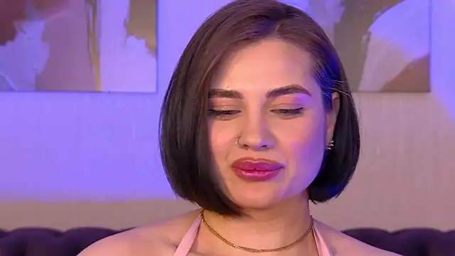 Онлайн чат XXX AdrianaToress