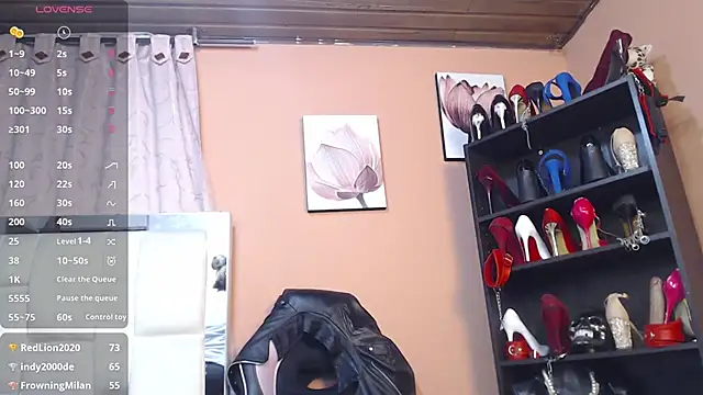 LiaTaylorr Show in webcam