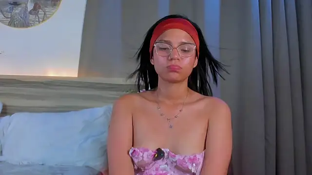 Evalune_'s Webcam Show