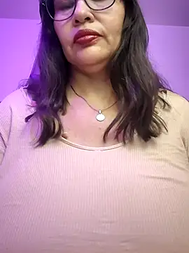 esmeralda_milfのライブXXXチャット