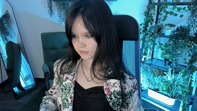Elainebeness 现场XXX聊天