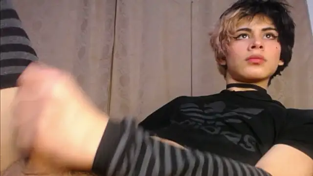 DaraSweet20's Webcam Show