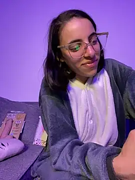 Poison_Ivy_29's Live XXX Chat