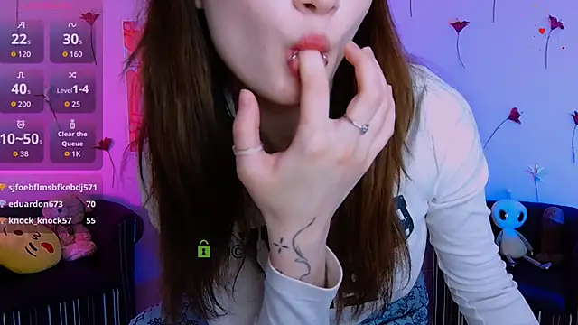 liana_kisses élő XXX-chatje