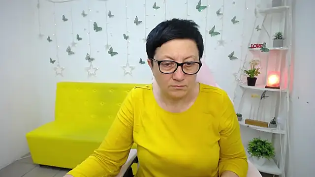 EmilyL0ve Chat XXX live